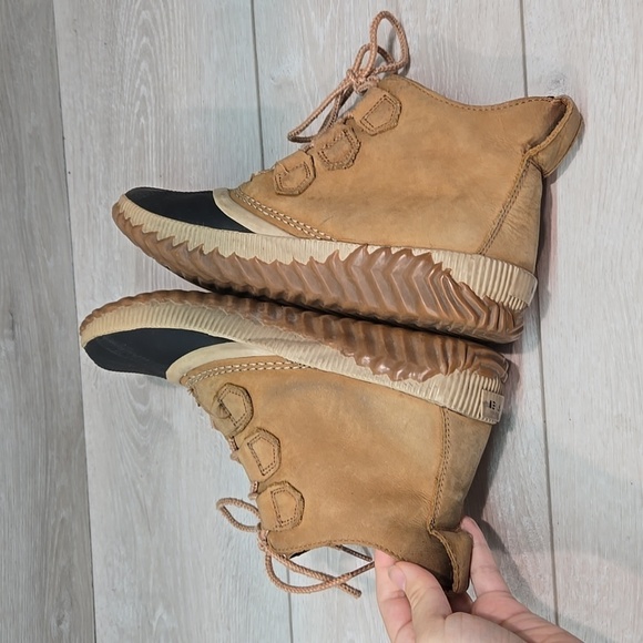 Sorel Women Ankle Out N About Leather Saltwater boots shoes sz 9 - Picture 9 of 12